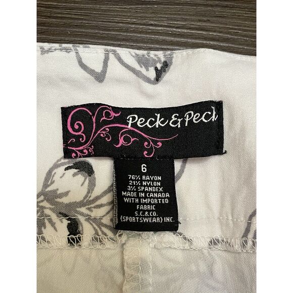 Peck & Peck Size 6 White/Black Floral Pattern Stretch Knee Length Capri Pants - Picture 4 of 6
